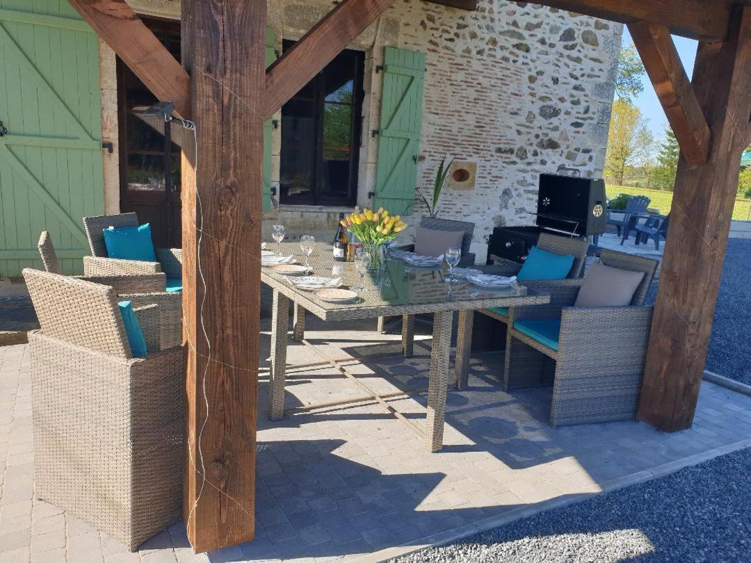 La Maison Du Lac Lavaud Saint-Quentin-sur-Charente ภายนอก รูปภาพ