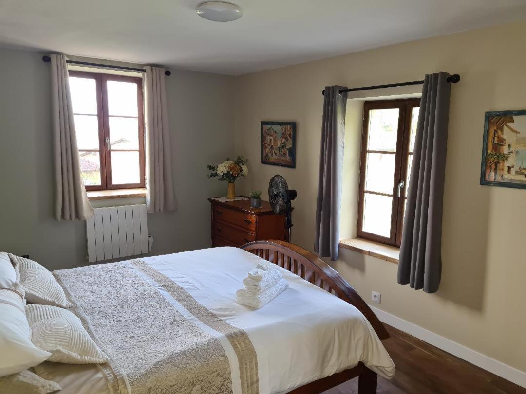 La Maison Du Lac Lavaud Saint-Quentin-sur-Charente ภายนอก รูปภาพ