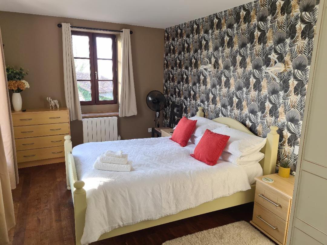 La Maison Du Lac Lavaud Saint-Quentin-sur-Charente ภายนอก รูปภาพ