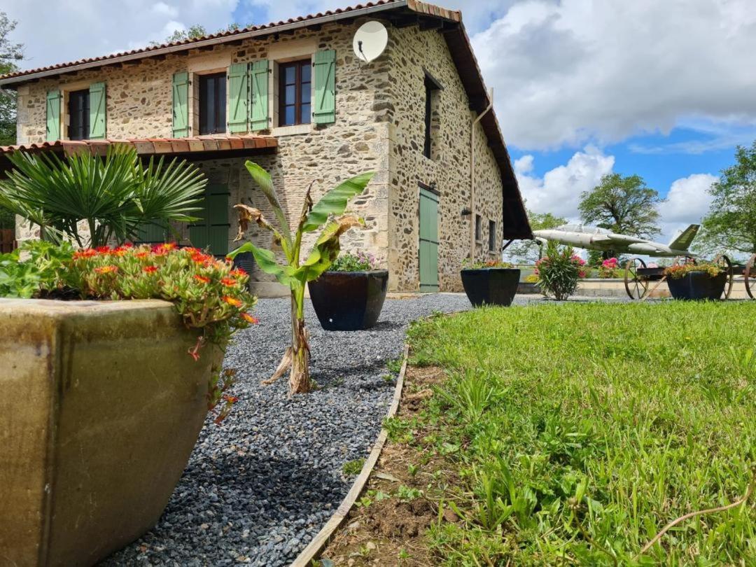 La Maison Du Lac Lavaud Saint-Quentin-sur-Charente ภายนอก รูปภาพ