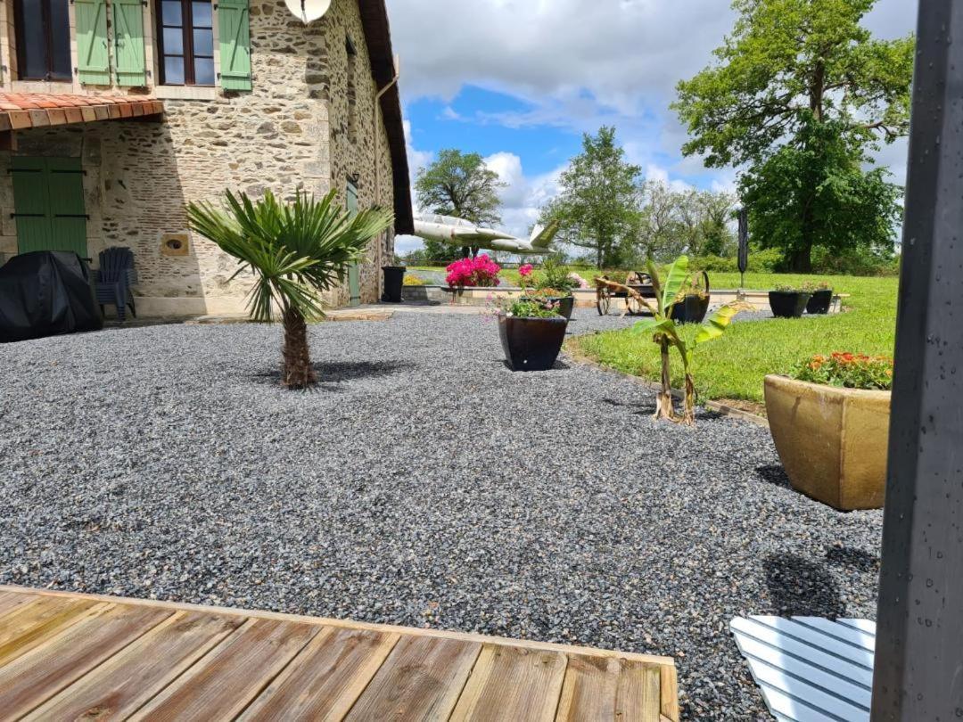 La Maison Du Lac Lavaud Saint-Quentin-sur-Charente ภายนอก รูปภาพ